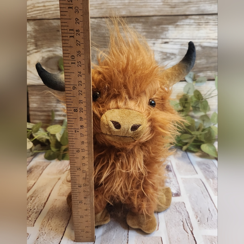 Highland Cow Fuzzy 10" Plush - Picture 5 of 7